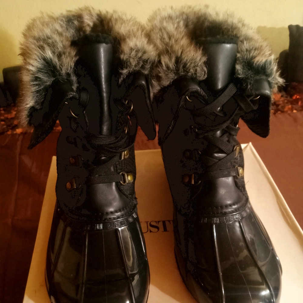 JustFab Black Fur-Trimmed Winter Boots.